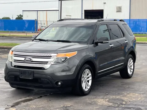 Another view of 2015 Ford Explorer XLT for sale in Alvin, TX at Auto Boutique Texas