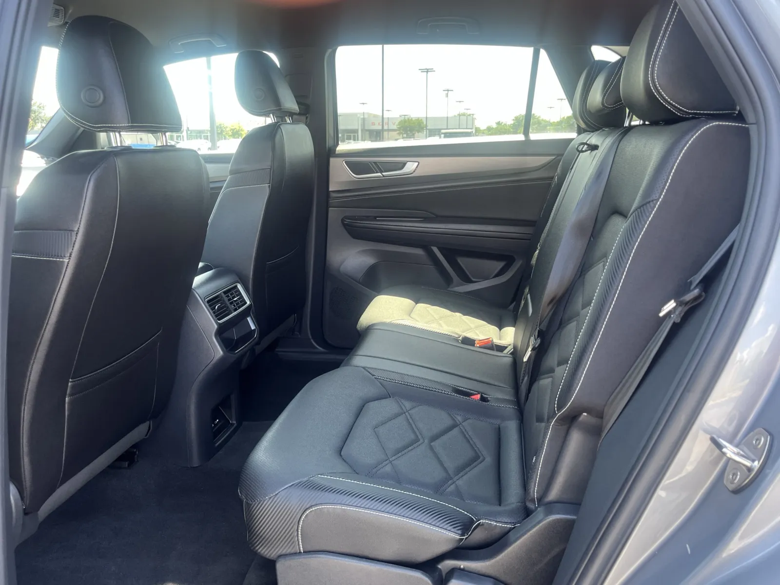 Volkswagen Atlas Cross Sport photo 28