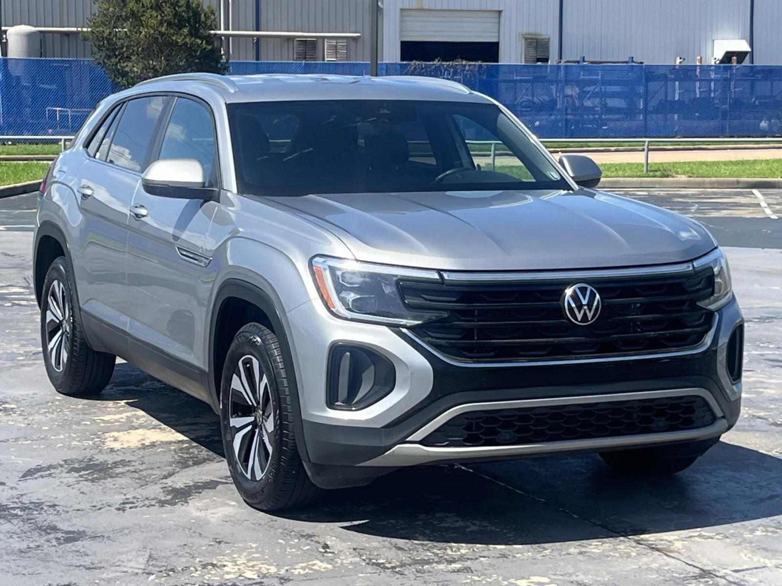 Volkswagen Atlas Cross Sport photo 2
