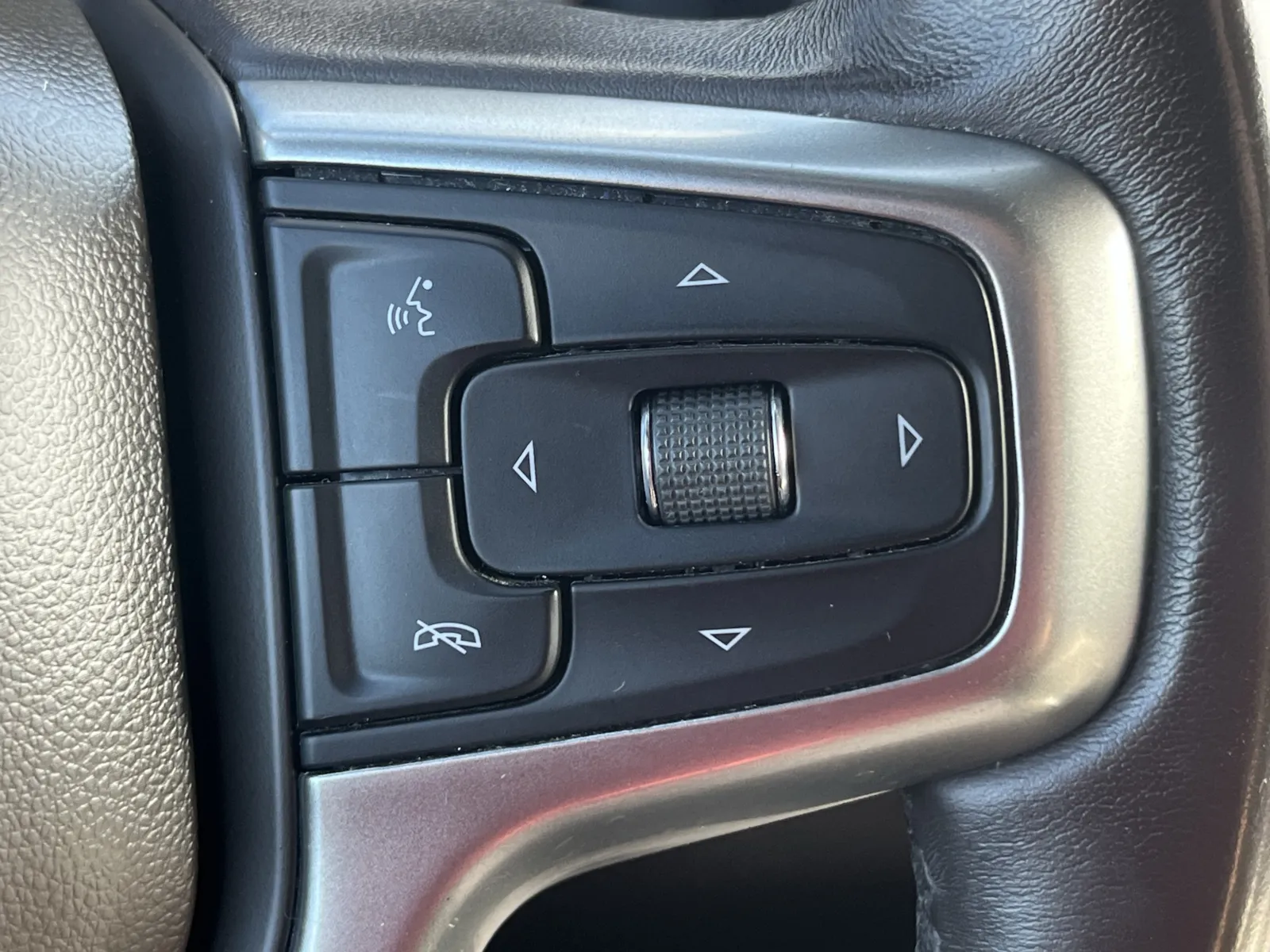 Chevrolet Suburban photo 17