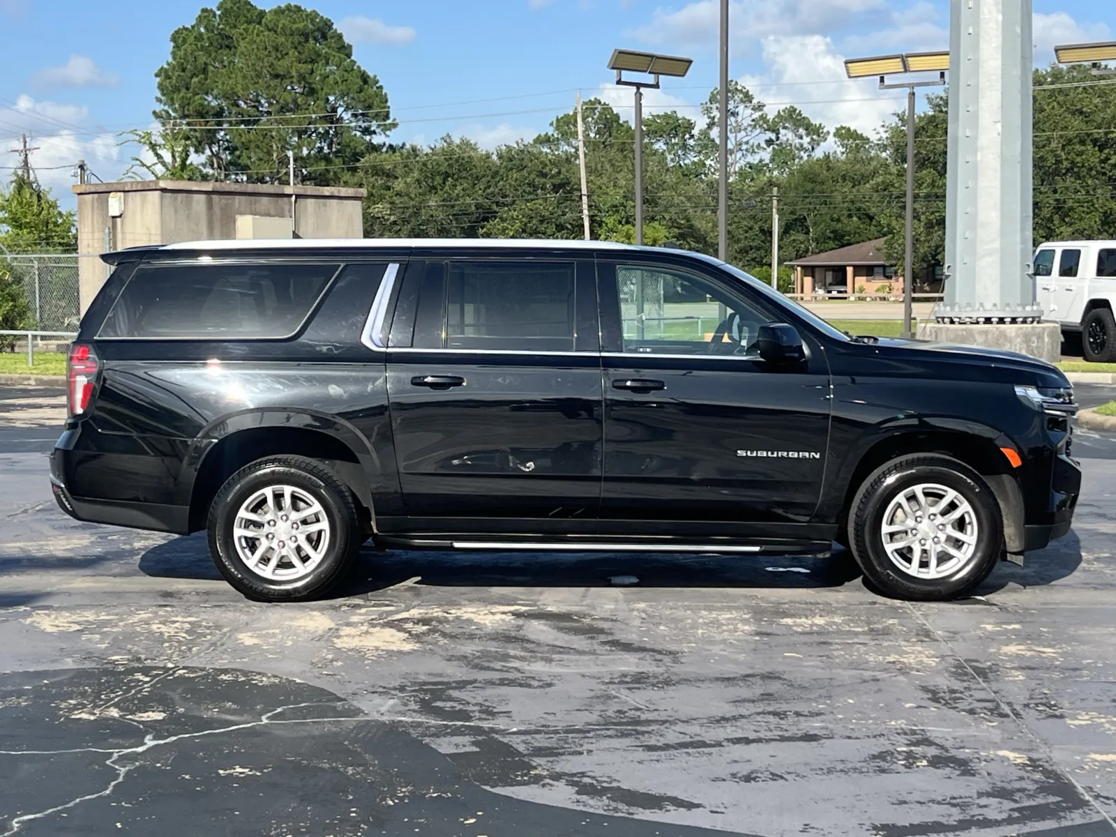 Chevrolet Suburban photo 8