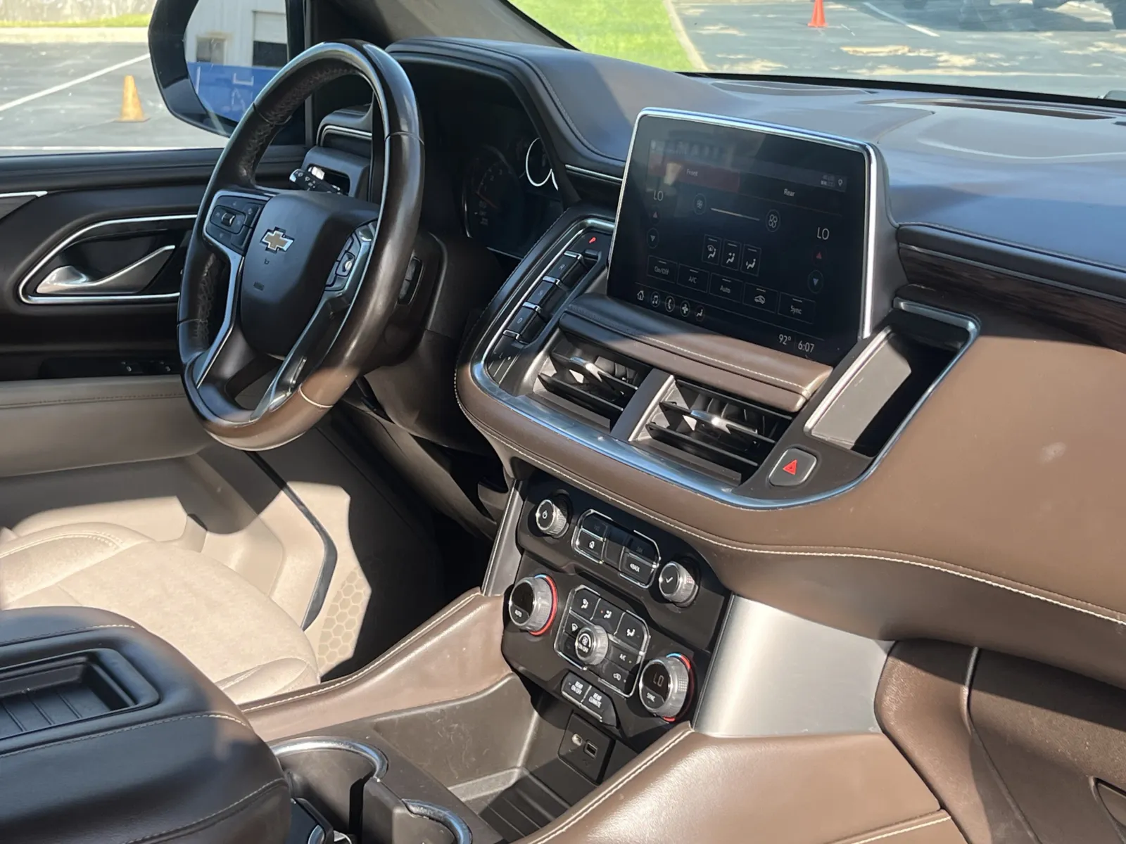 Chevrolet Suburban photo 13