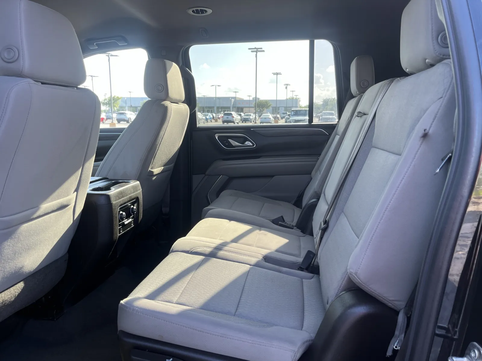 Chevrolet Suburban photo 29