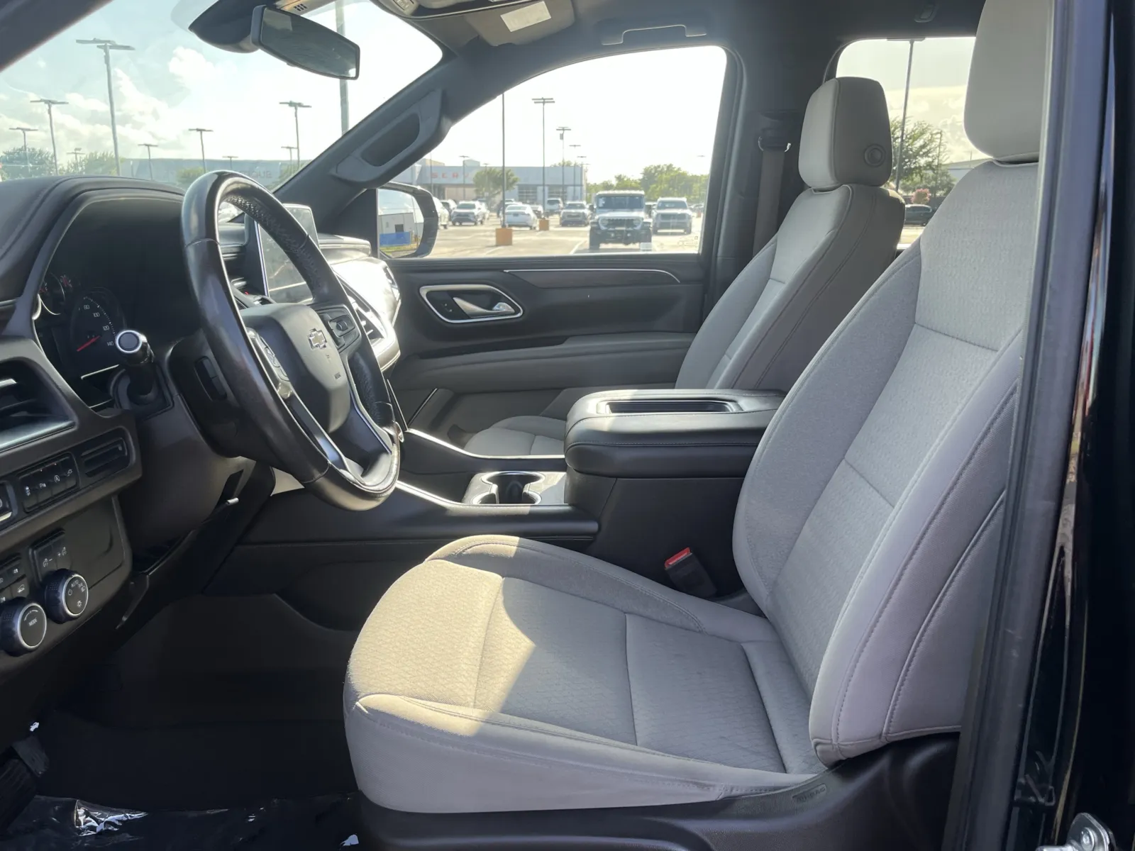 Chevrolet Suburban photo 27