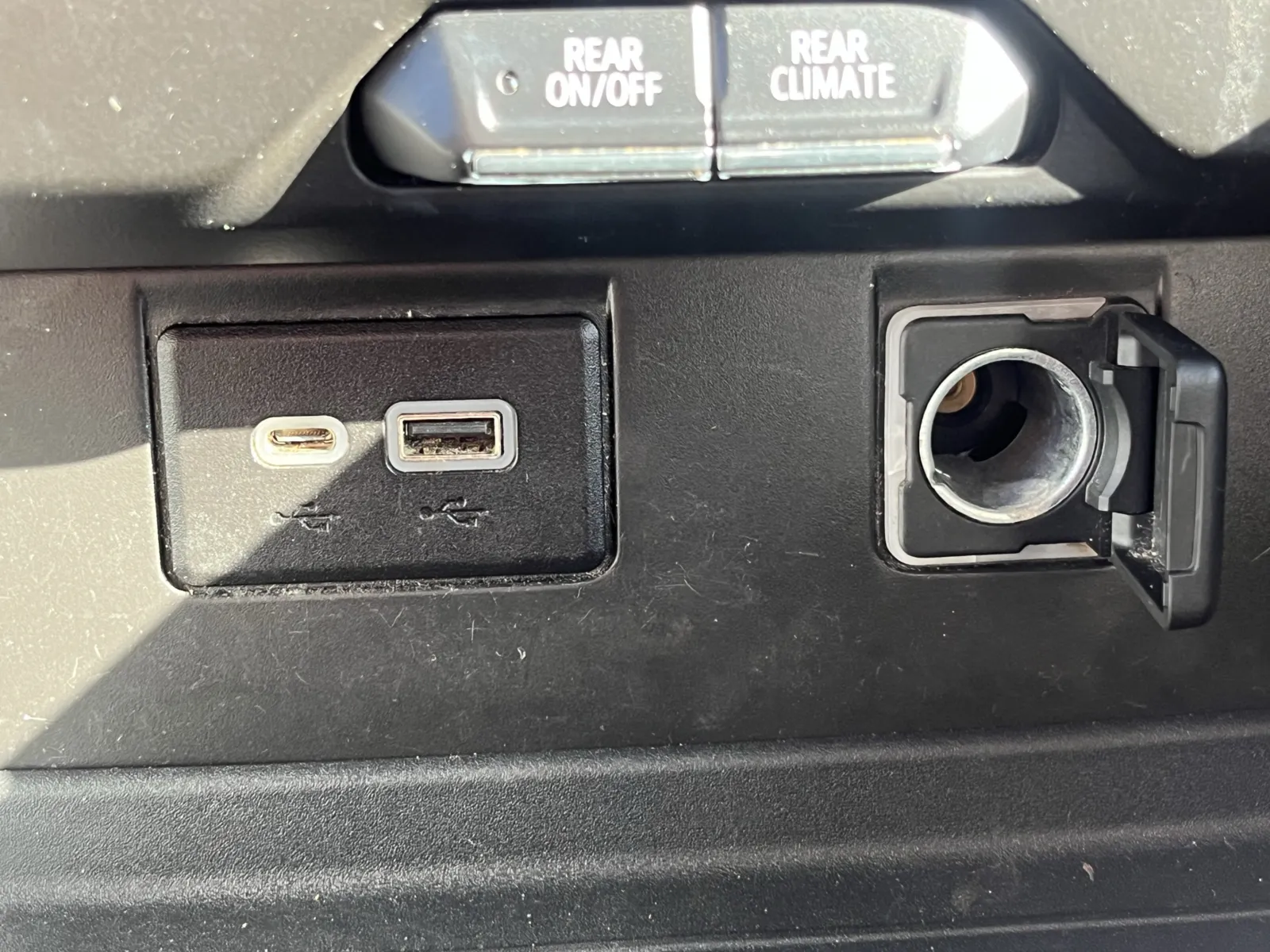 Chevrolet Suburban photo 20