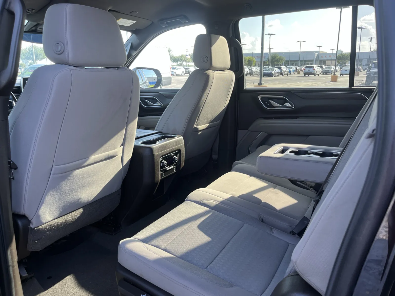 Chevrolet Suburban photo 30