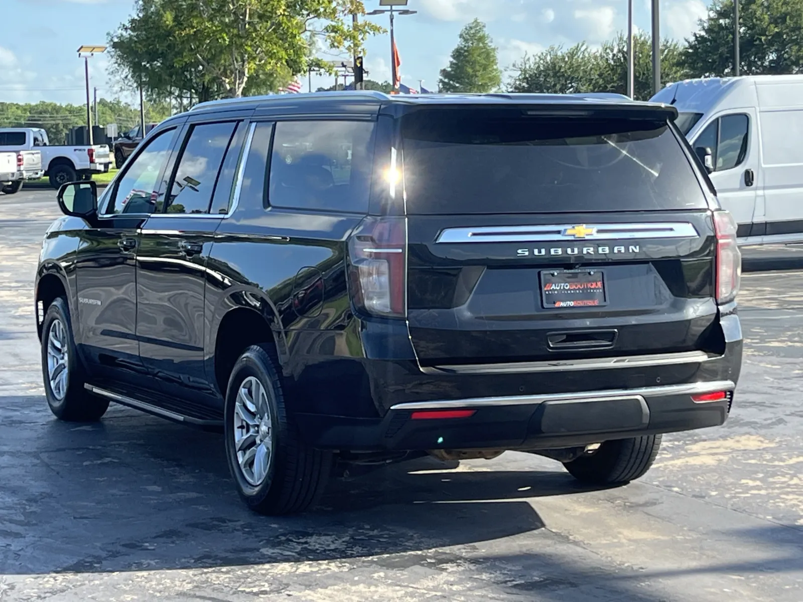 Chevrolet Suburban photo 6