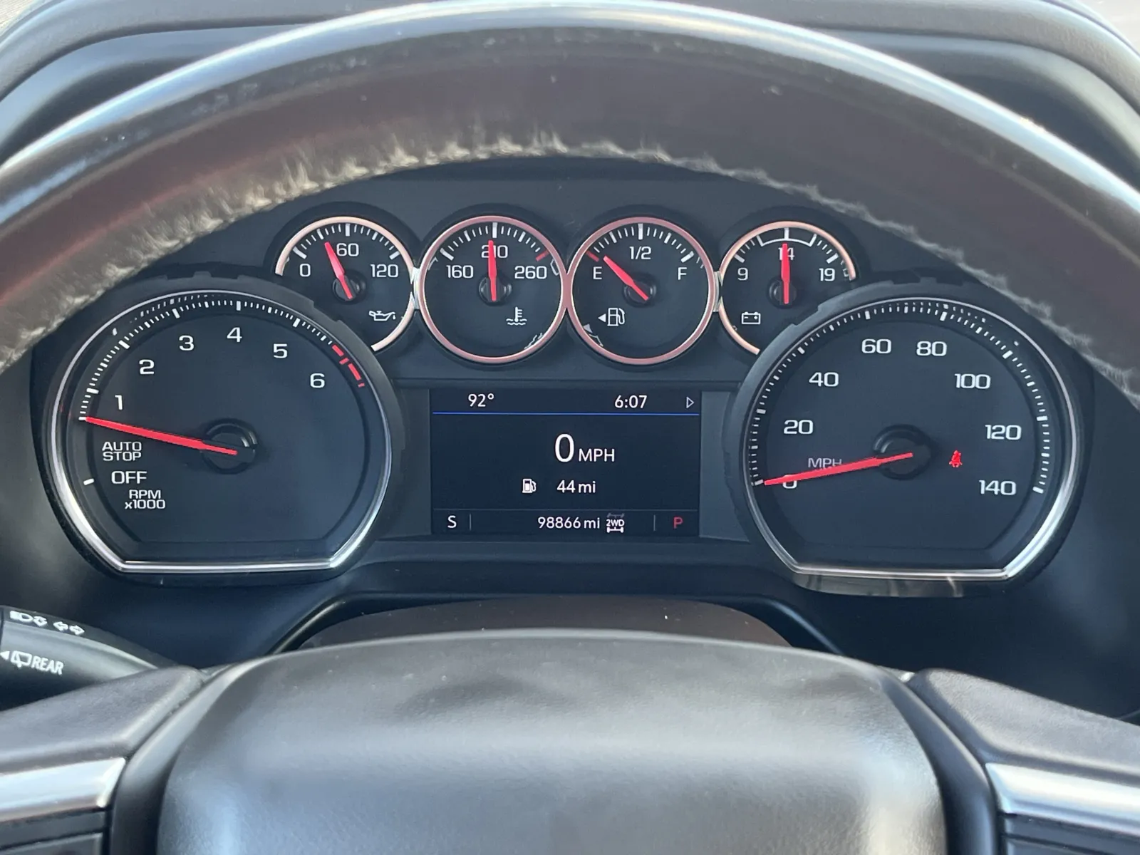 Chevrolet Suburban photo 18