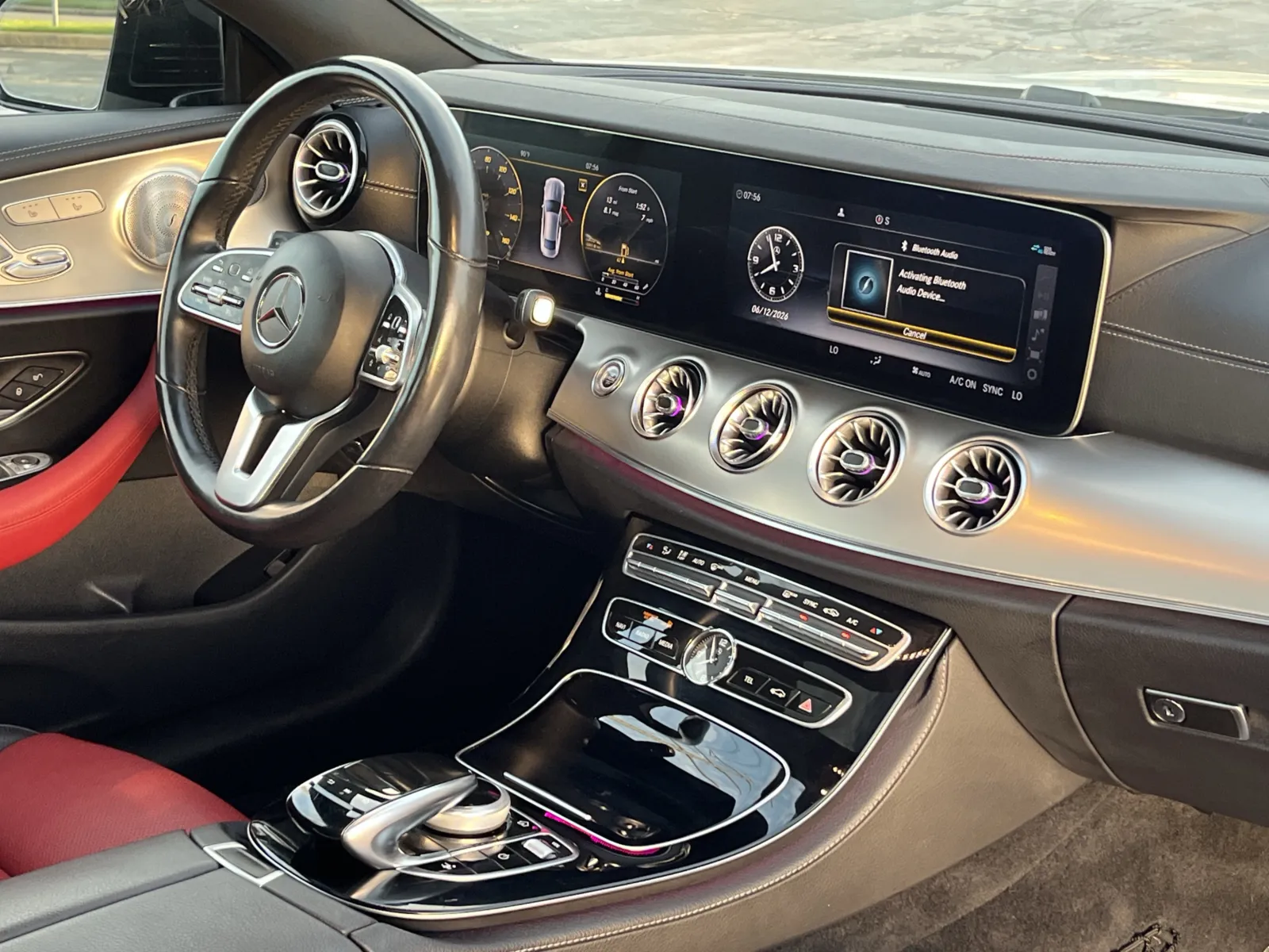 Mercedes-Benz E-Class photo 16
