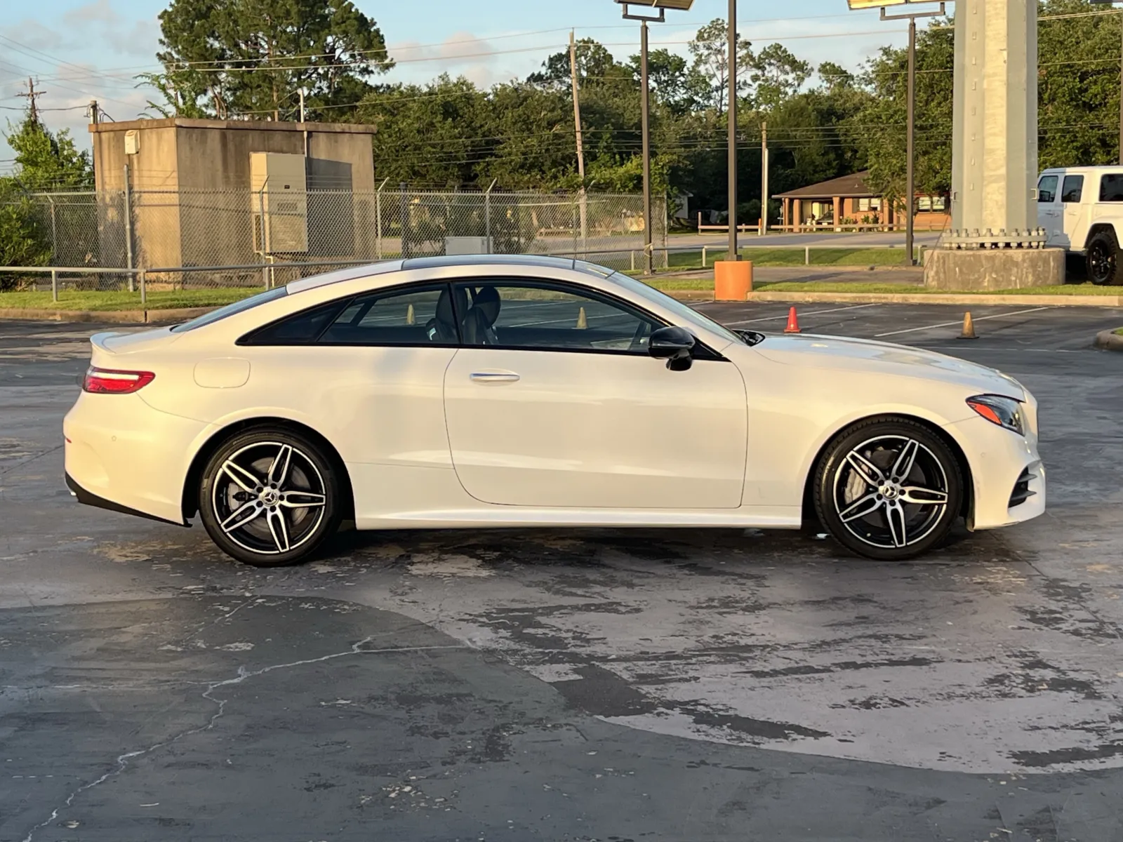 Mercedes-Benz E-Class photo 11