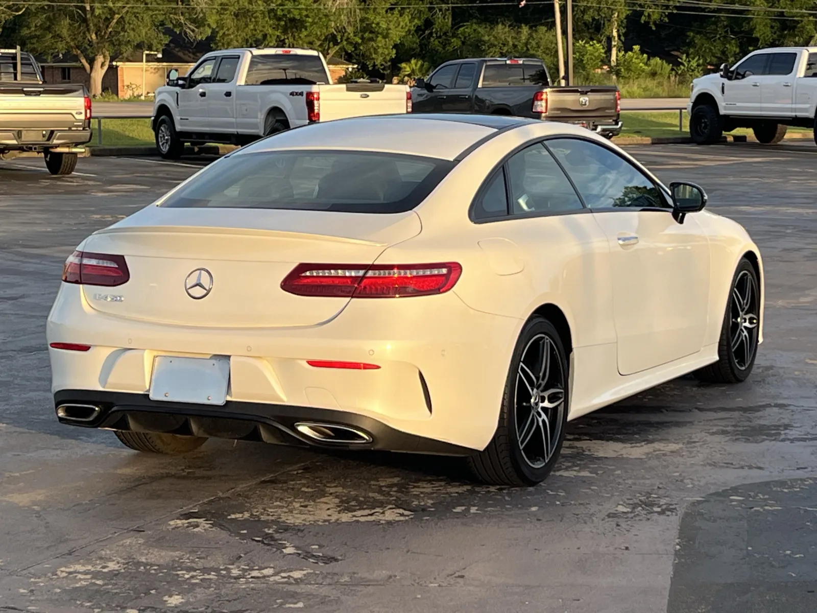 Mercedes-Benz E-Class photo 9