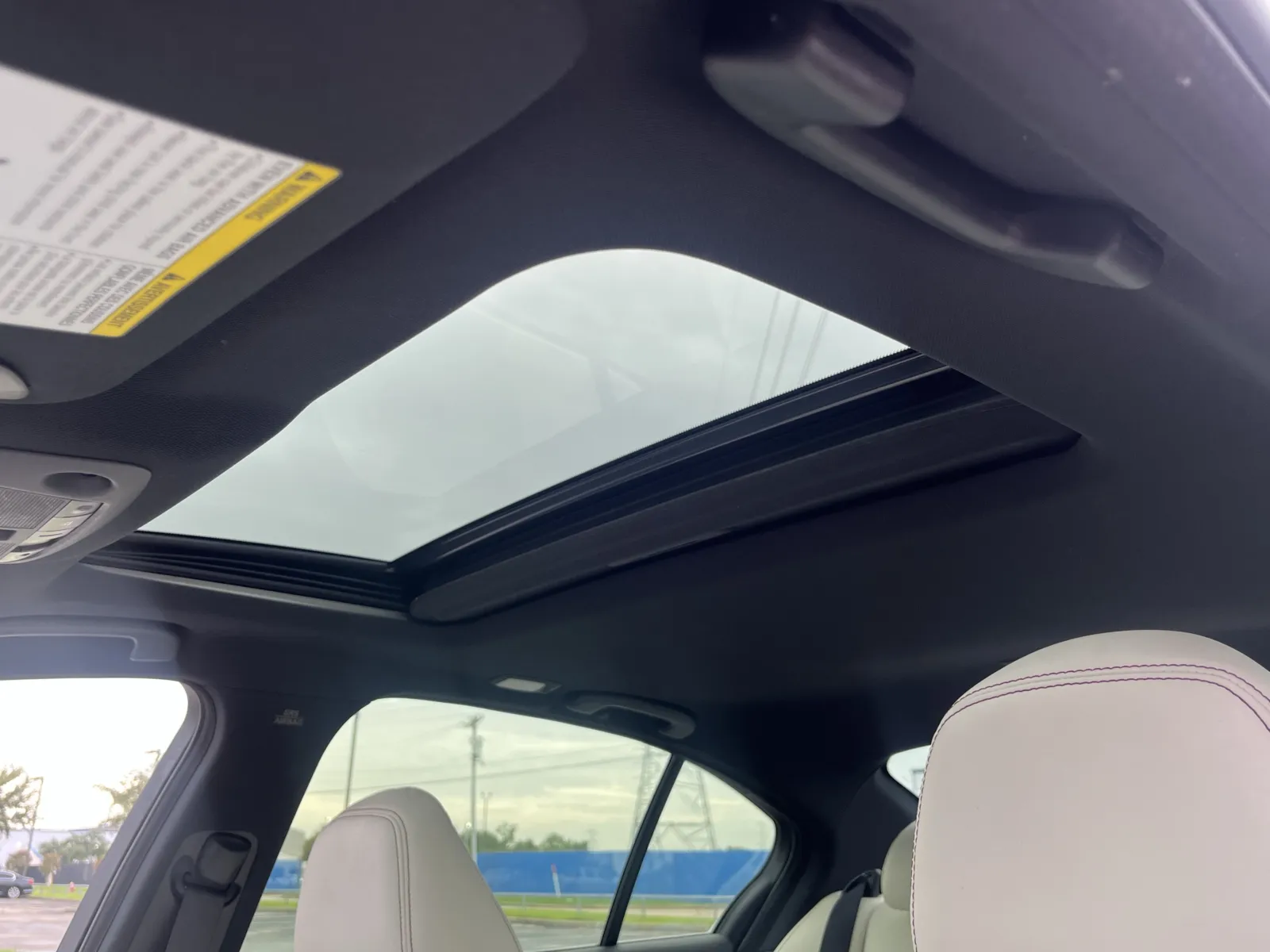 Infiniti Q50 photo 27