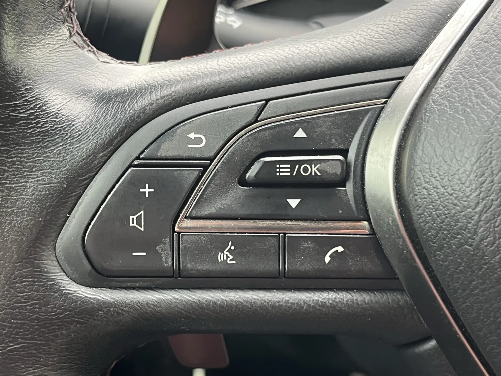 Infiniti Q50 photo 14