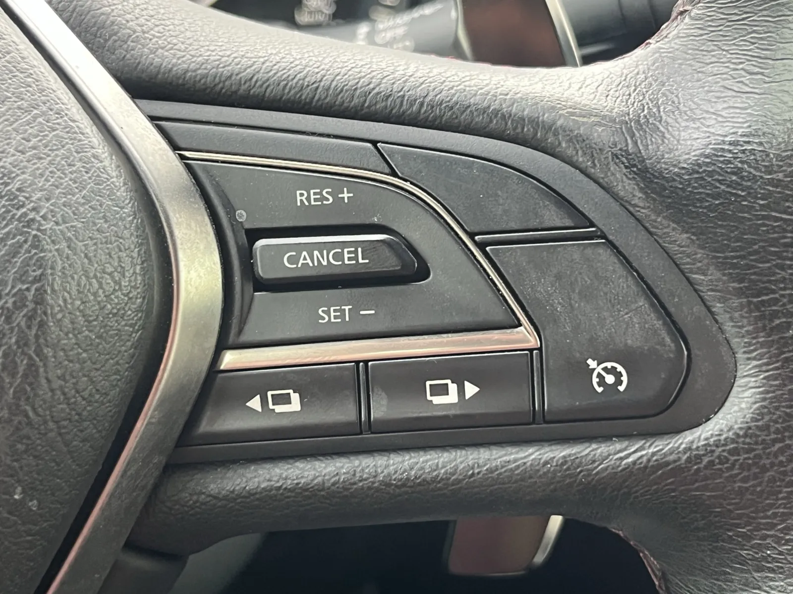 Infiniti Q50 photo 15