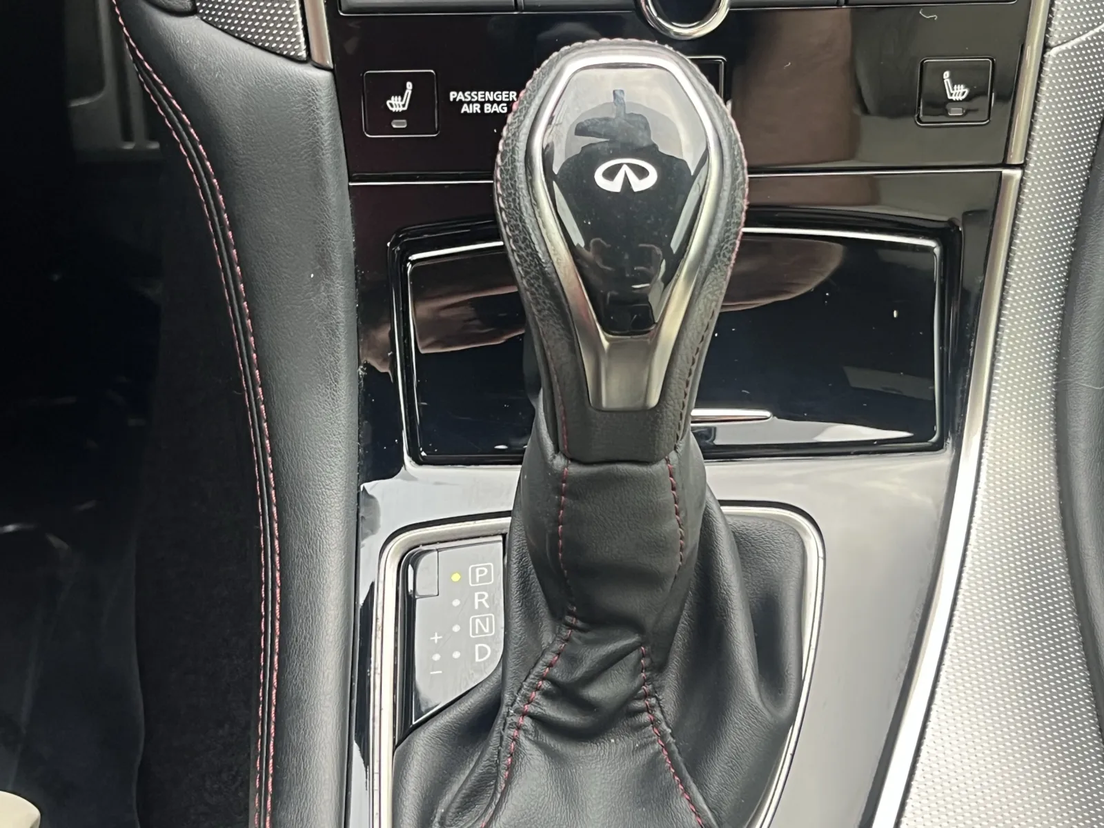 Infiniti Q50 photo 17