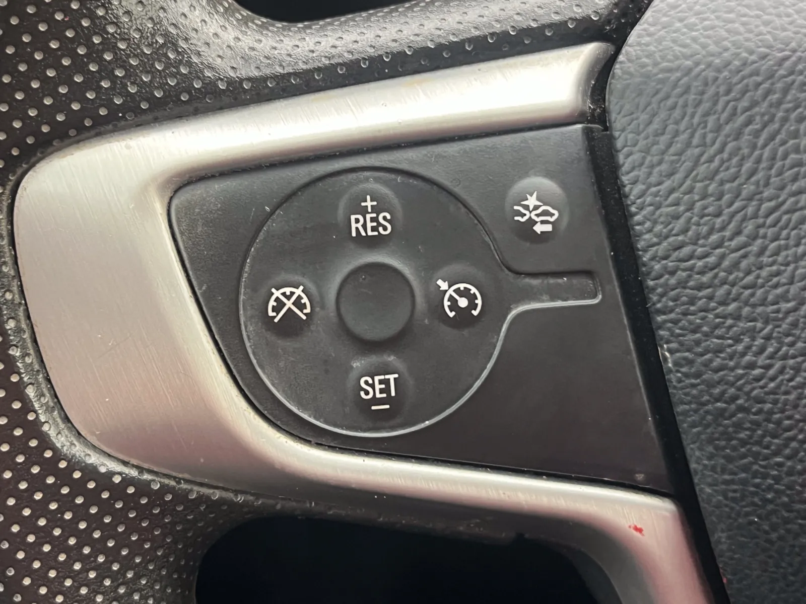 GMC Acadia photo 14