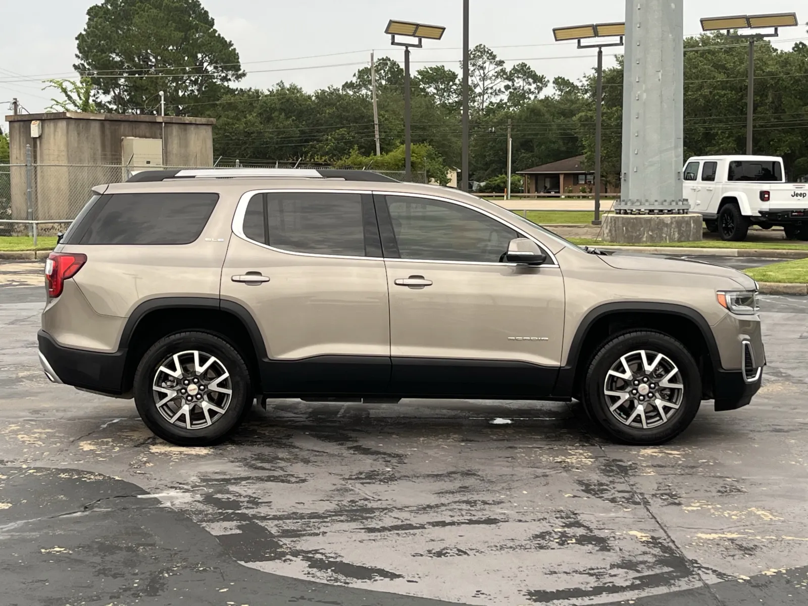GMC Acadia photo 8