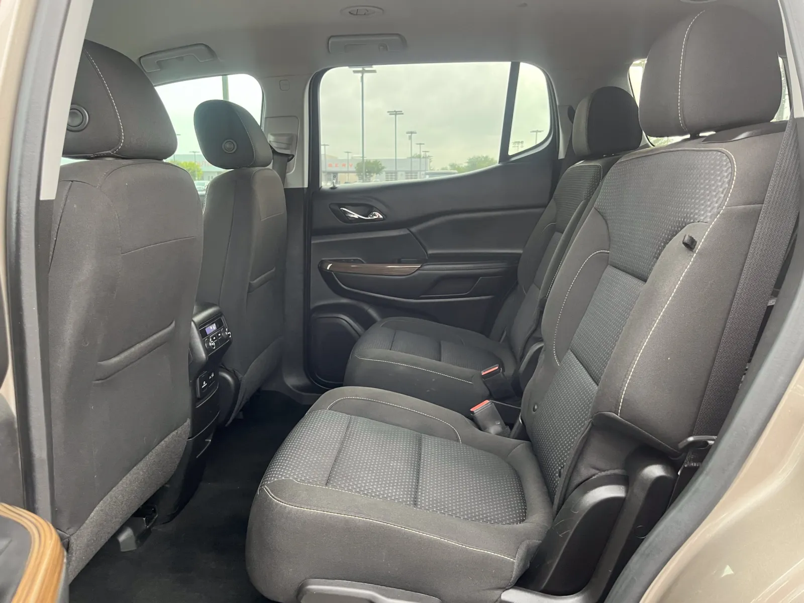 GMC Acadia photo 25