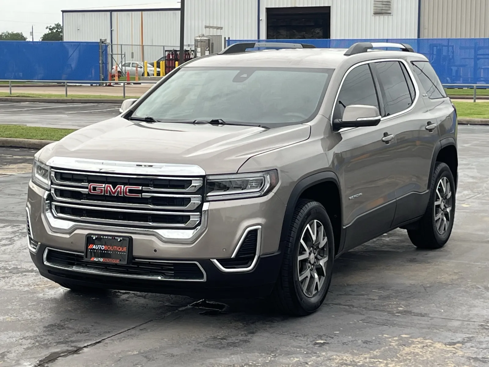 GMC Acadia photo 3