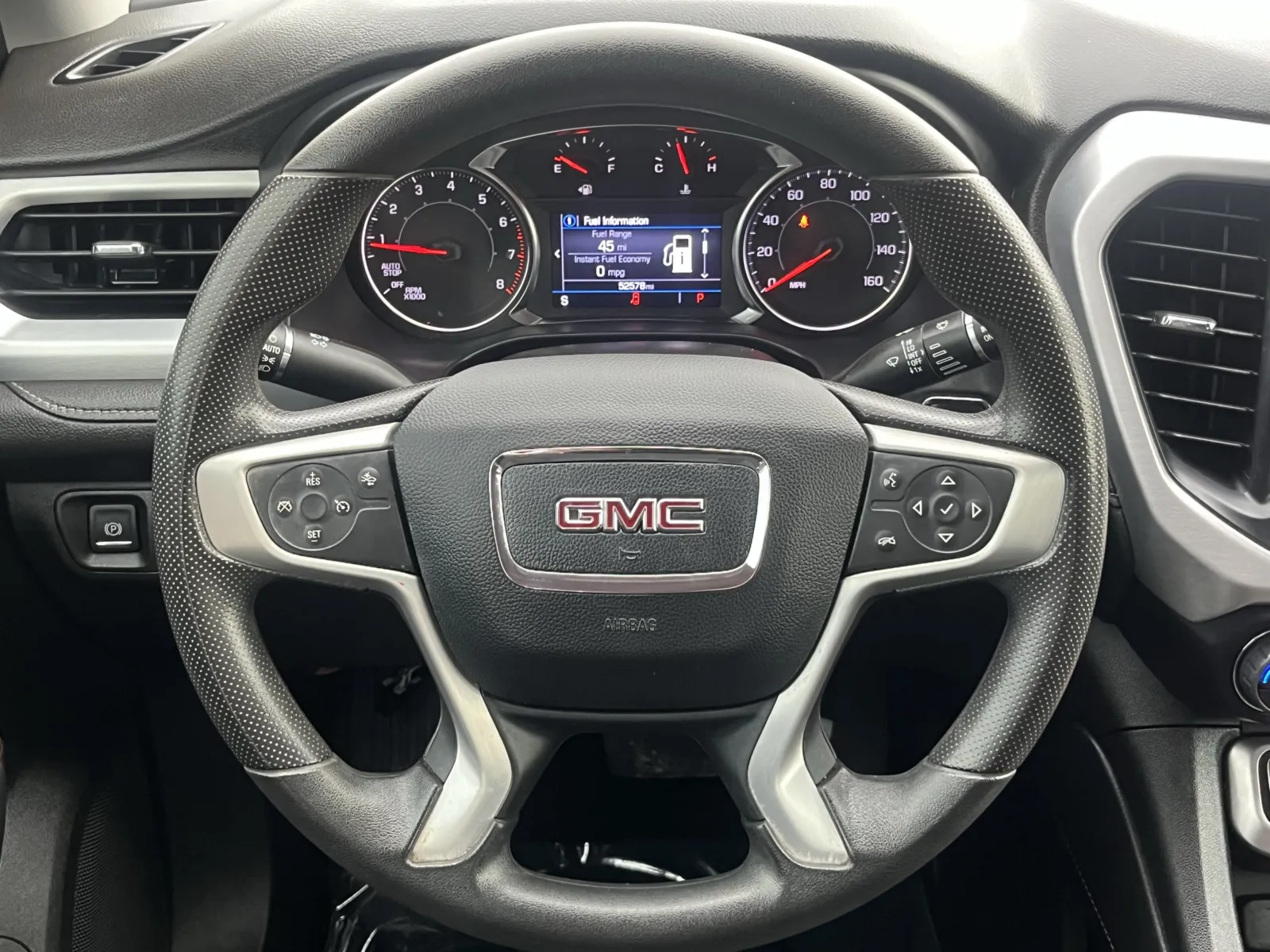 GMC Acadia photo 13