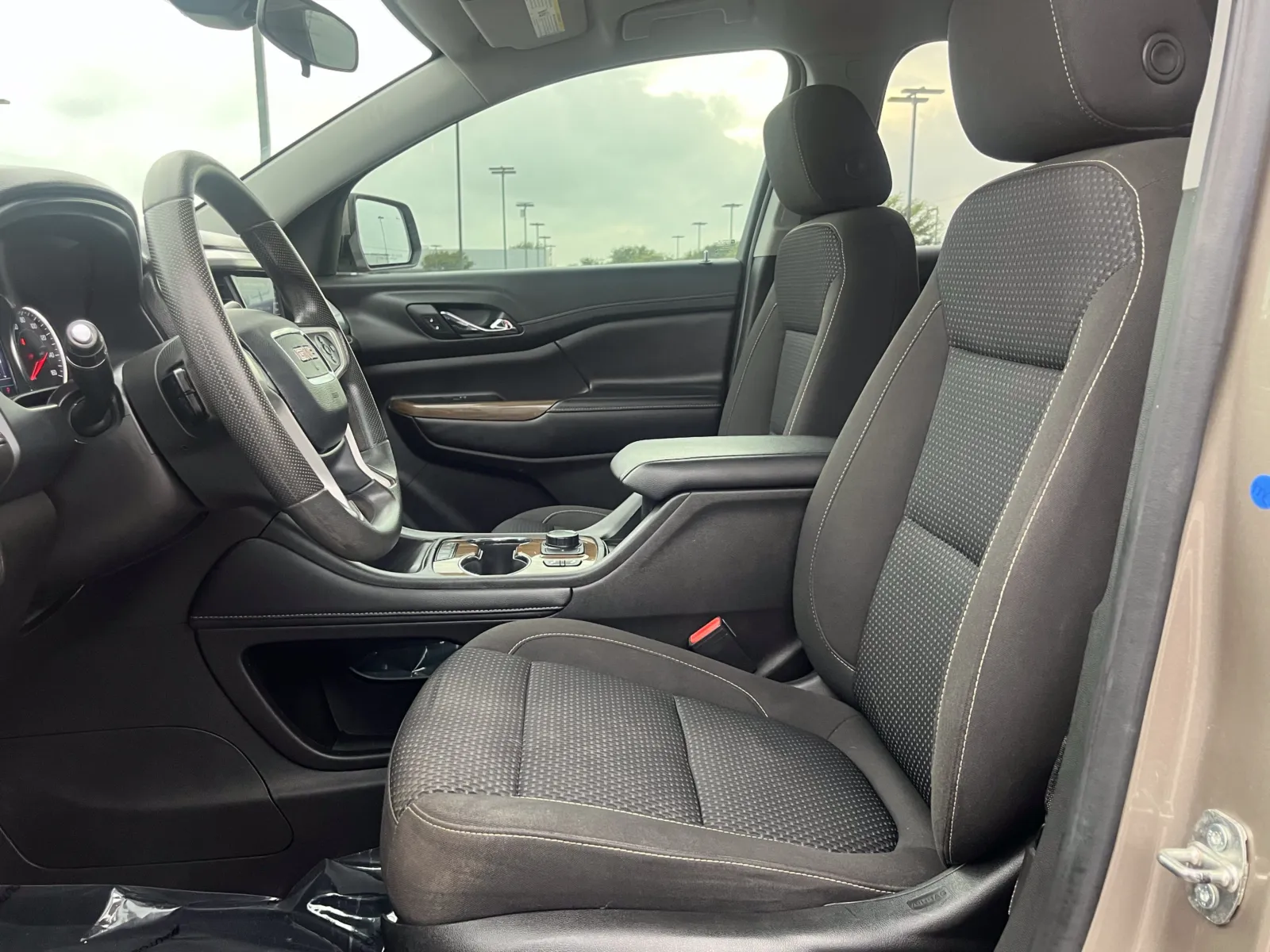 GMC Acadia photo 23