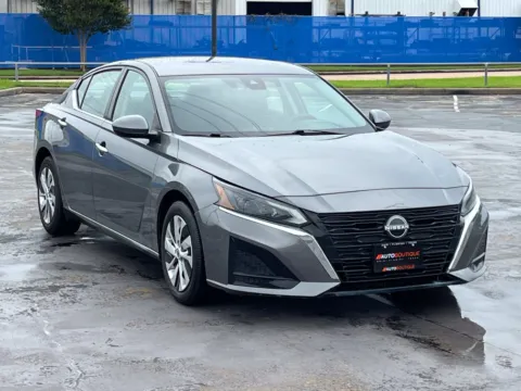 Photos of 2023 Nissan Altima 2.5 S for sale in Alvin, TX at Auto Boutique Texas
