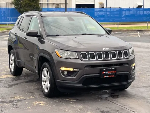 Photos of 2018 Jeep Compass Latitude for sale in Alvin, TX at Auto Boutique Texas