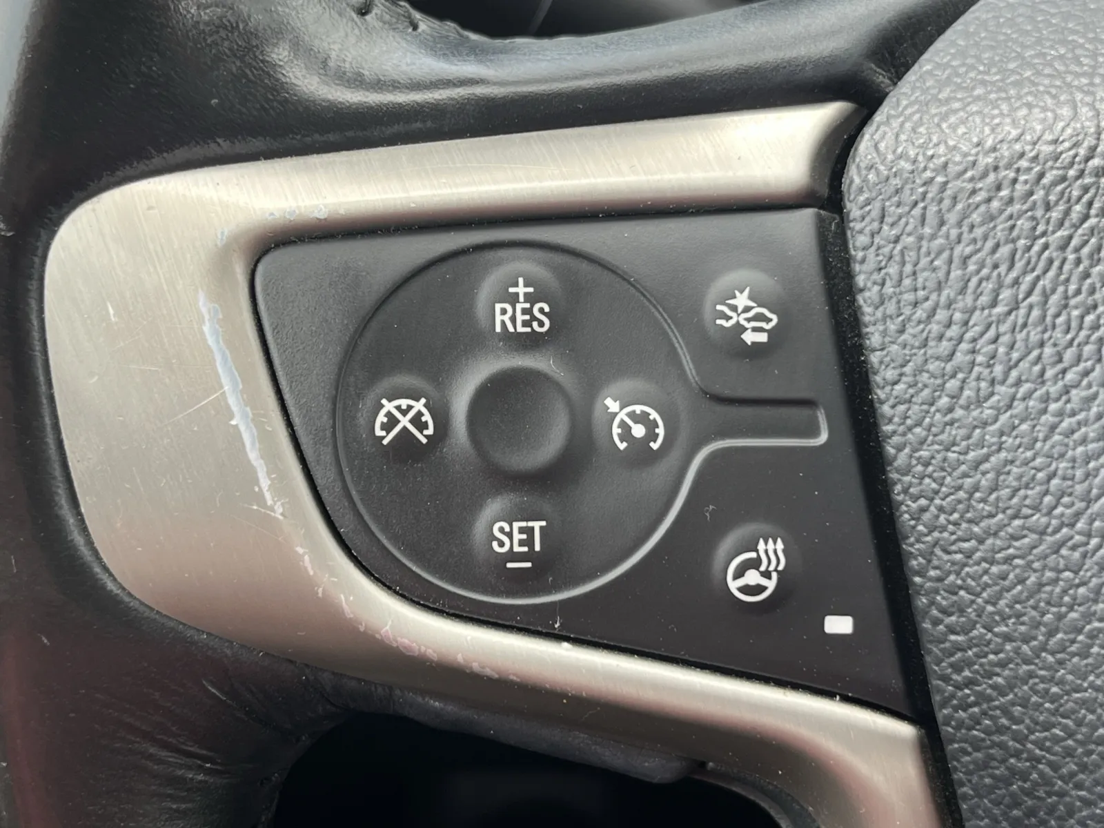 GMC Acadia photo 16