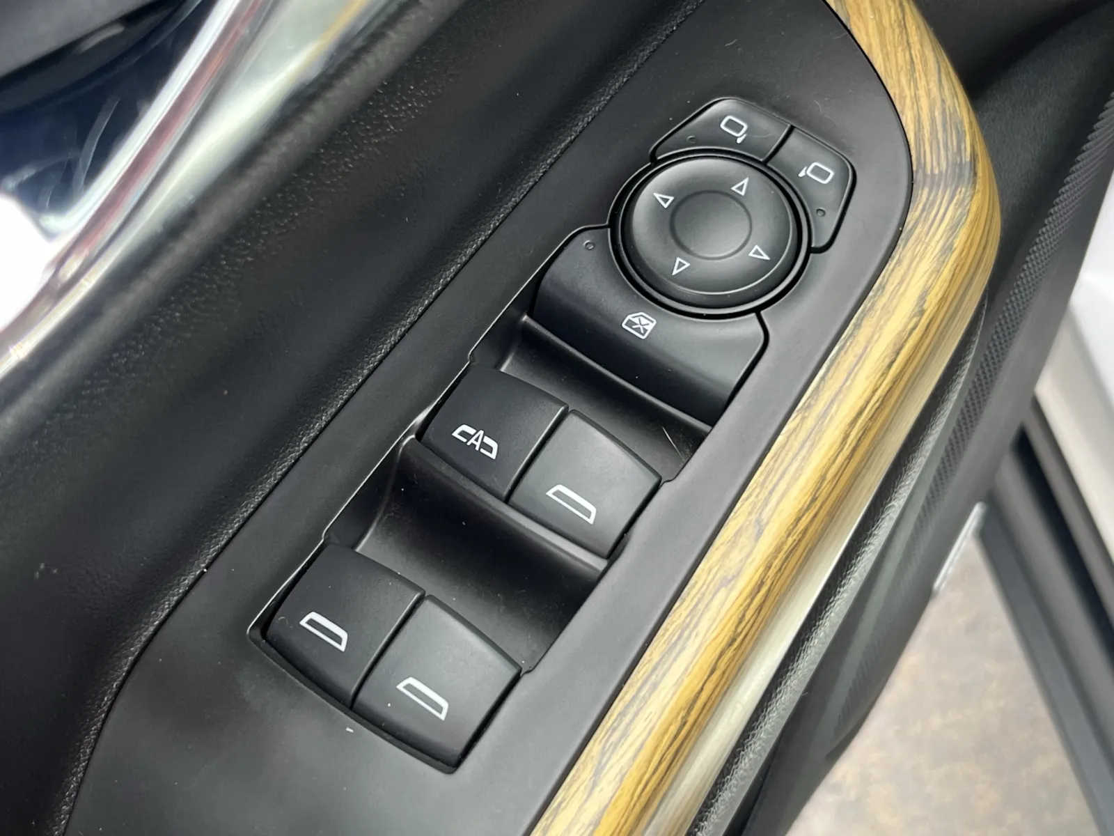 GMC Acadia photo 24