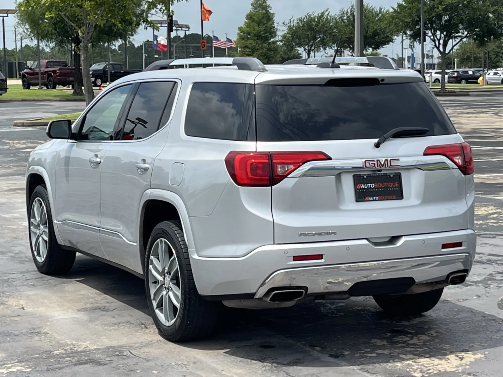 GMC Acadia photo 6