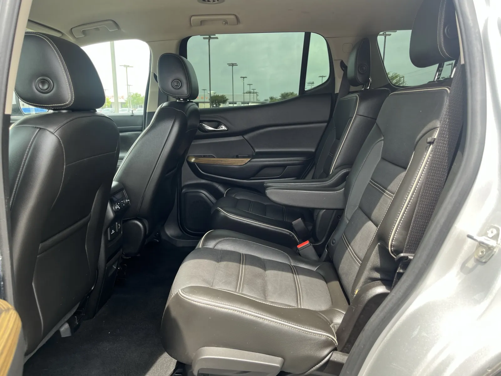 GMC Acadia photo 29