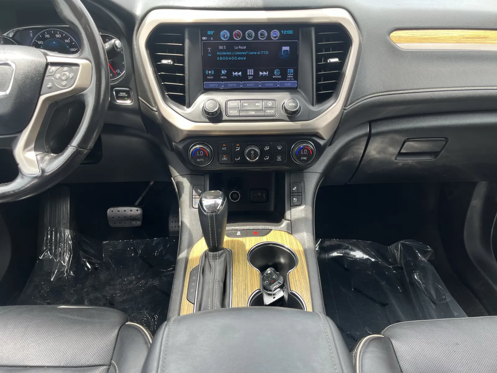 GMC Acadia photo 23