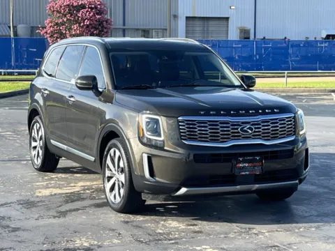 Photos of 2021 Kia Telluride S for sale in Alvin, TX at Auto Boutique Texas