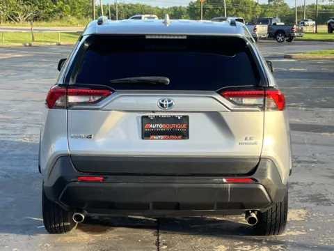More photos of 2022 Toyota RAV4 Hybrid LE at Auto Boutique Texas, TX
