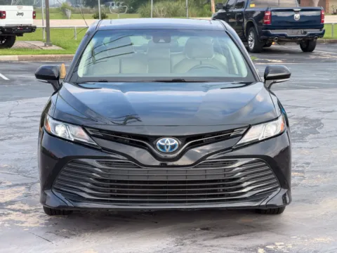 More photos of 2018 Toyota Camry Hybrid LE at Auto Boutique Texas, TX