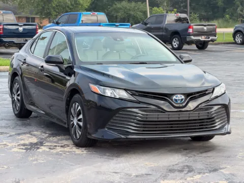 Photos of 2018 Toyota Camry Hybrid LE for sale in Alvin, TX at Auto Boutique Texas