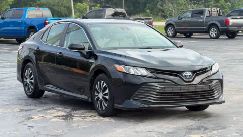 Black 2018 Toyota Camry Hybrid LE for sale in Alvin, TX
