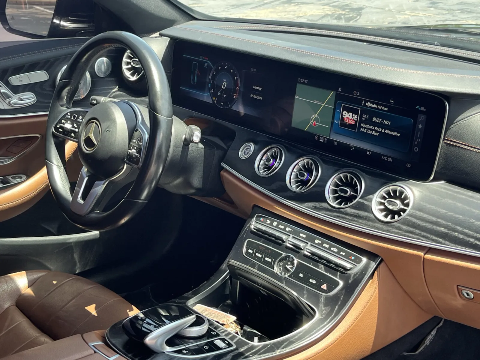 Mercedes-Benz E-Class photo 16