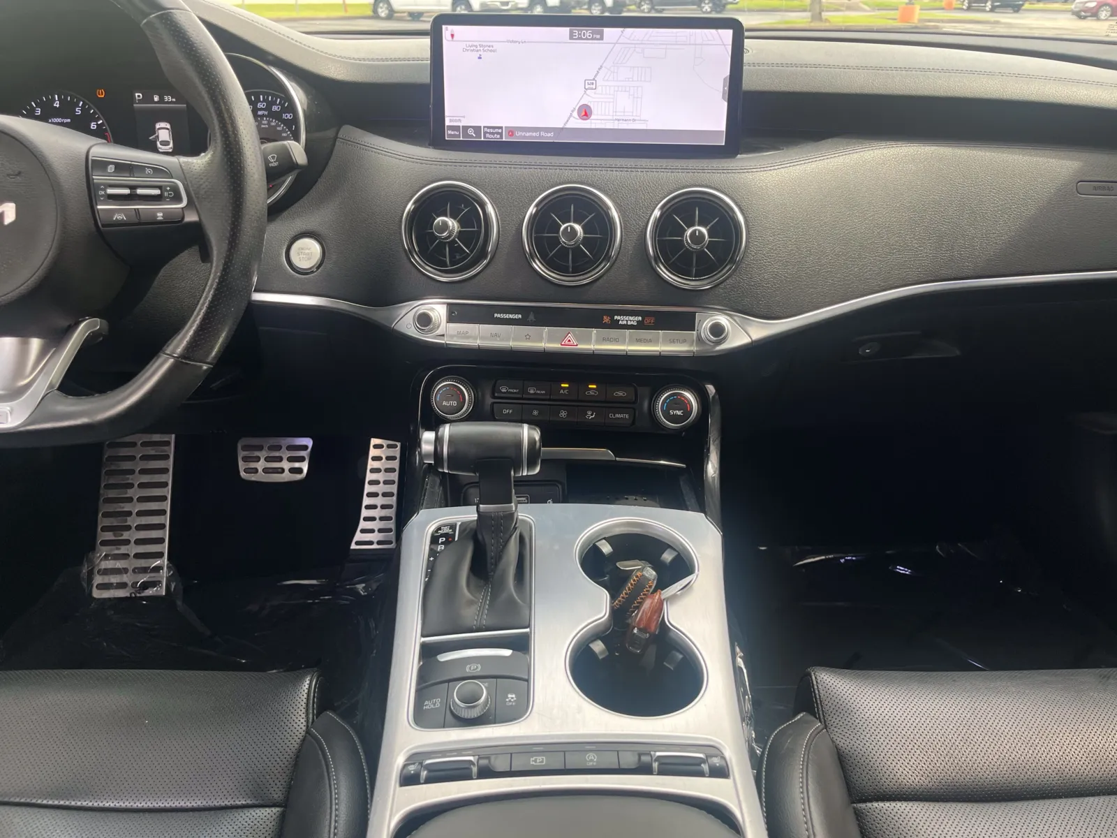 Kia Stinger photo 23