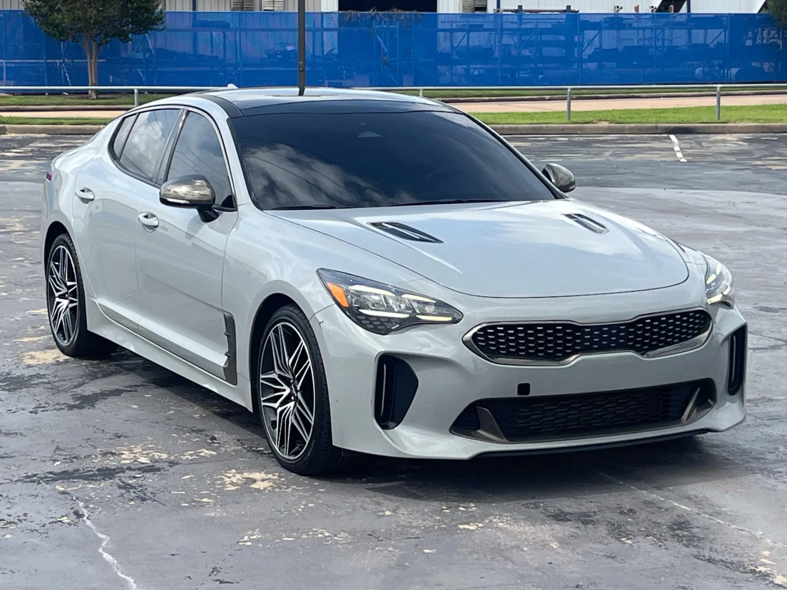 Kia Stinger photo 2