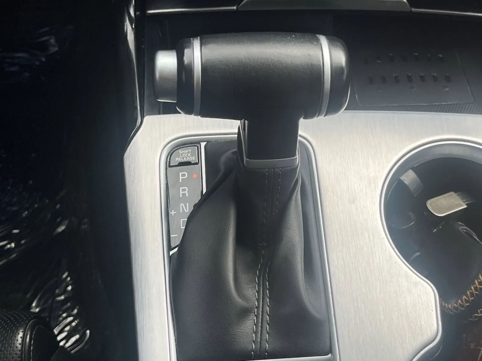 Kia Stinger photo 19