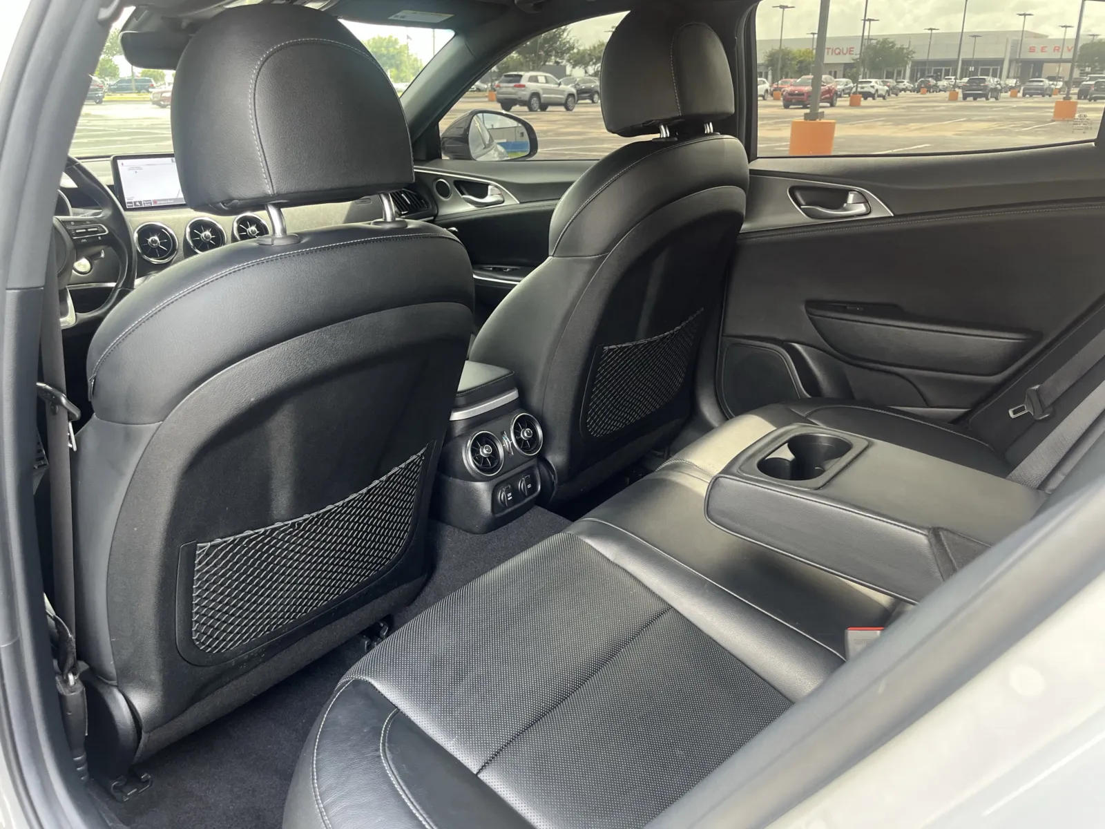 Kia Stinger photo 30