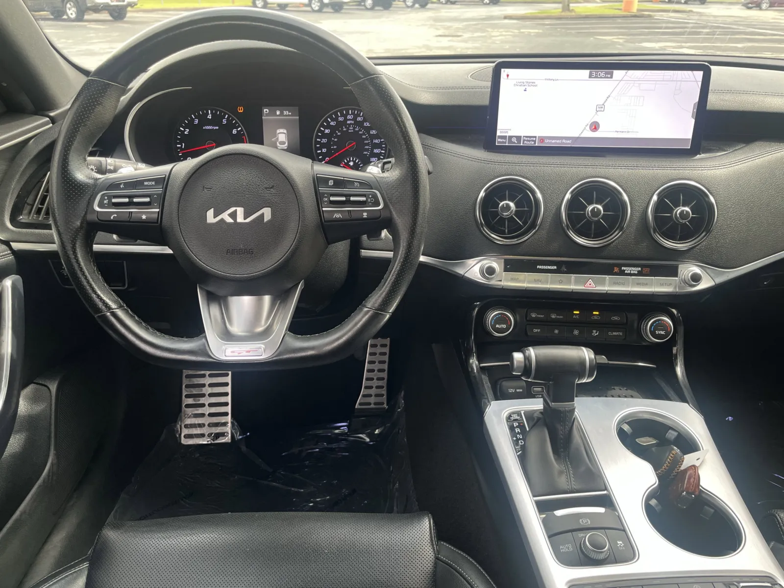 Kia Stinger photo 14