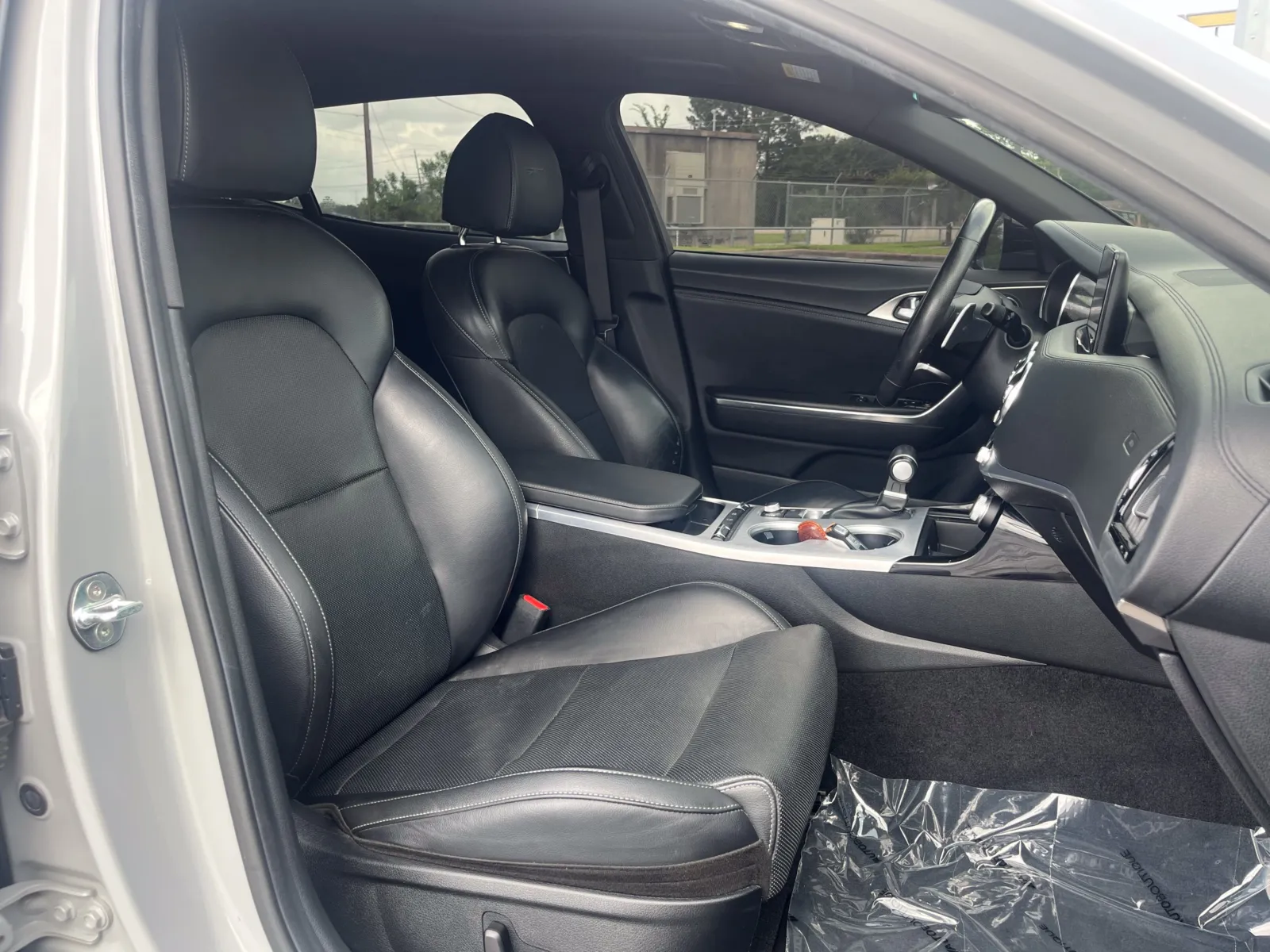 Kia Stinger photo 28