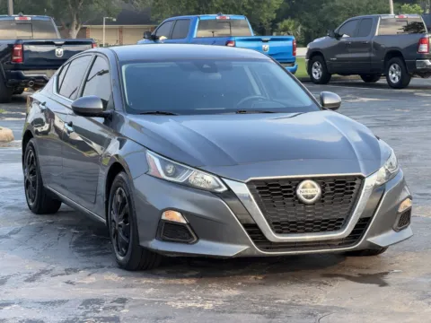Photos of 2021 Nissan Altima 2.5 S for sale in Alvin, TX at Auto Boutique Texas