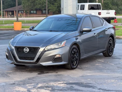 Another view of 2021 Nissan Altima 2.5 S for sale in Alvin, TX at Auto Boutique Texas