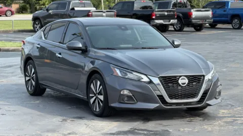 Photos of 2020 Nissan Altima 2.5 SL for sale in Alvin, TX at Auto Boutique Texas