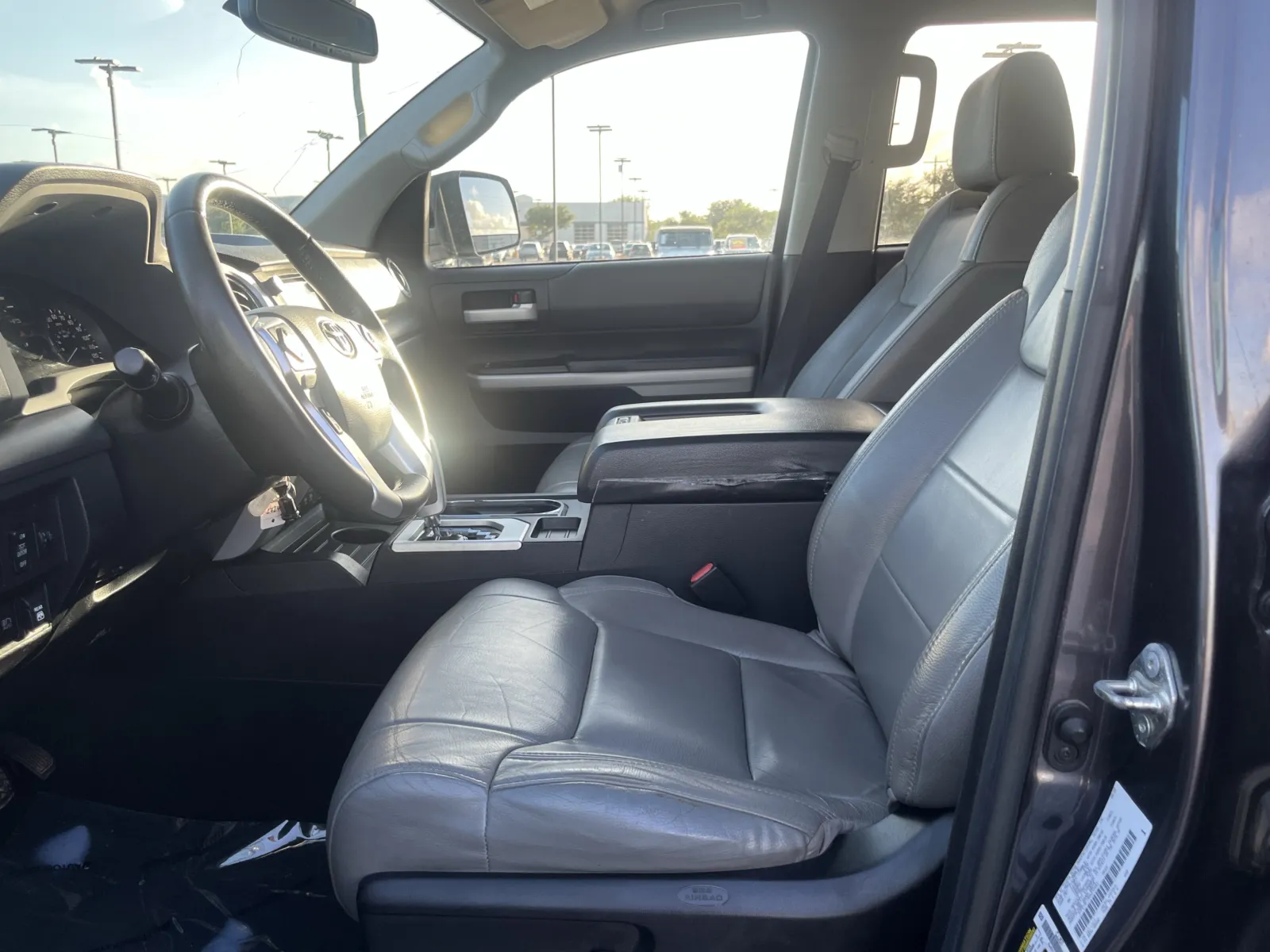Toyota Tundra photo 25