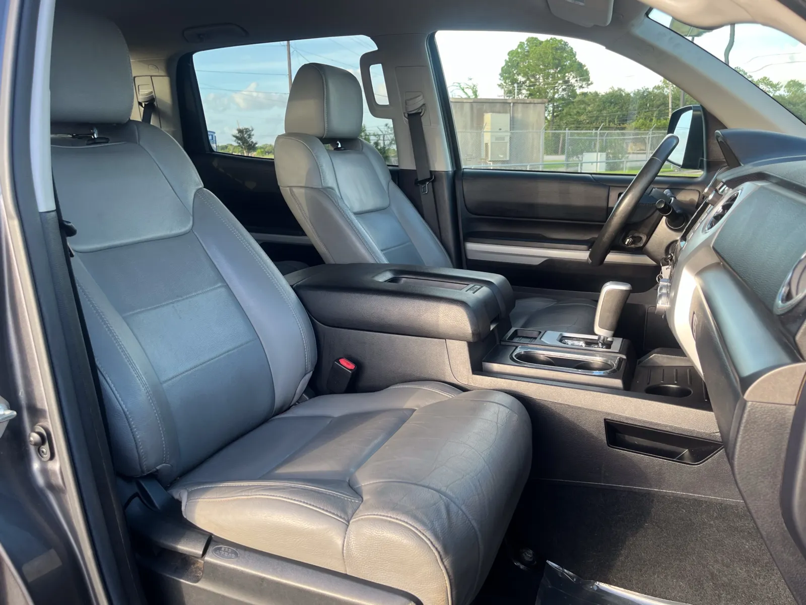 Toyota Tundra photo 26