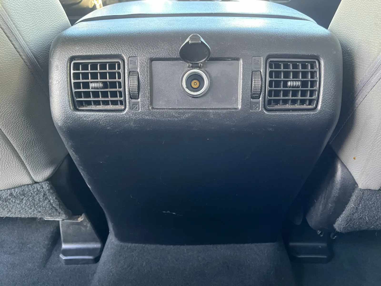 Toyota Tundra photo 24
